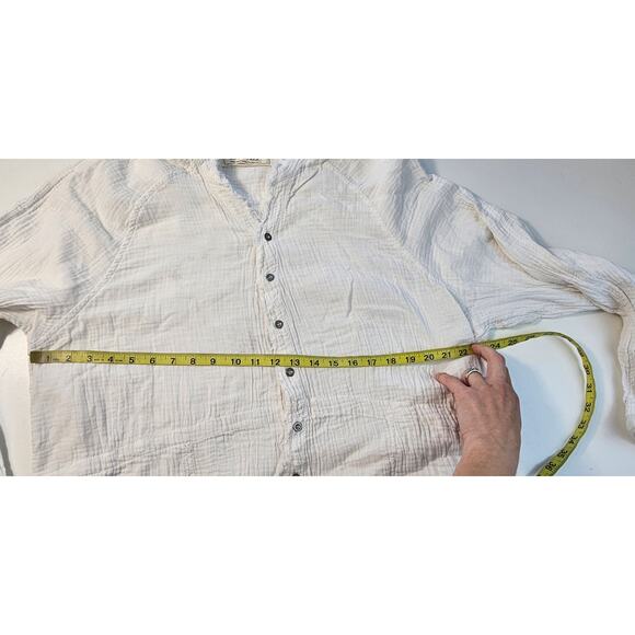 Free people white guazy beachy oversized long sleeve button up w/ pockets Small - Picture 10 of 11